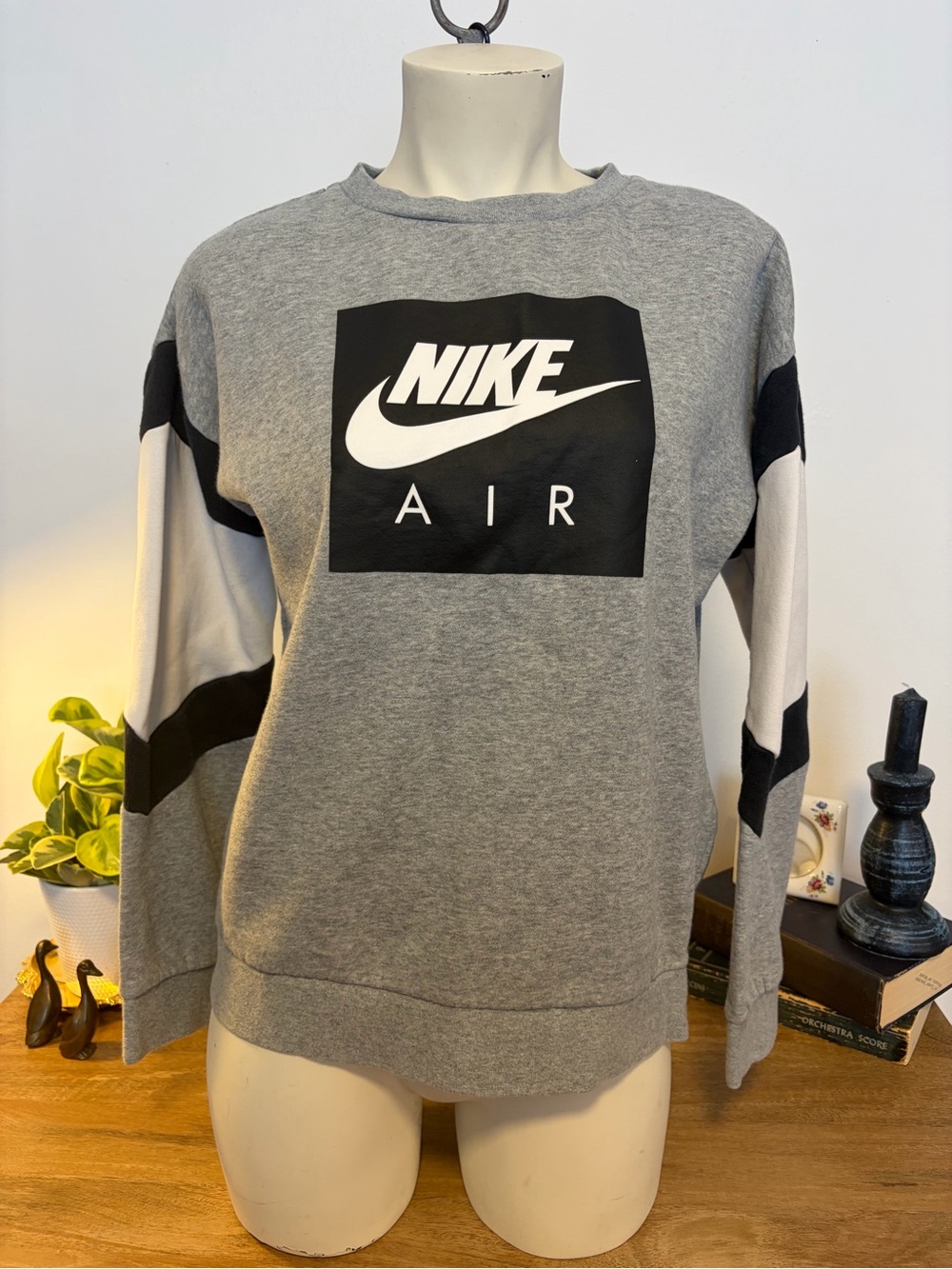 Nike Kids XL Heather Grey & Black Colorblock Crewneck Sweatshirt